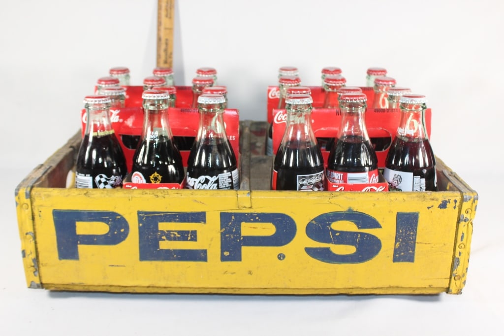 Large crate of glass bottle Coca Cola (1 of 3)