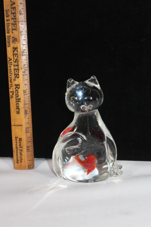 VTG Glass cat with fish paperweight: Good overall as pictured