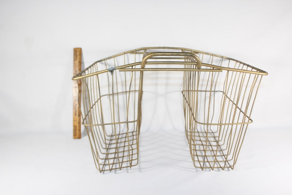 VTG Metal Bicycle Basket? (1 of 3)