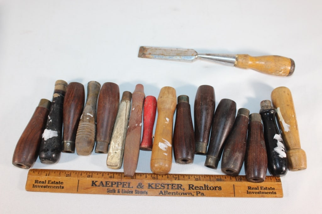 VTG wooden tool handles/Chisel (1 of 4)