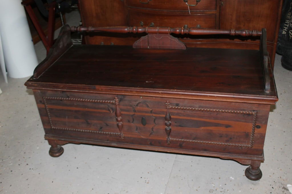 Vintage Lane Cedar Trunk (1 of 3)
