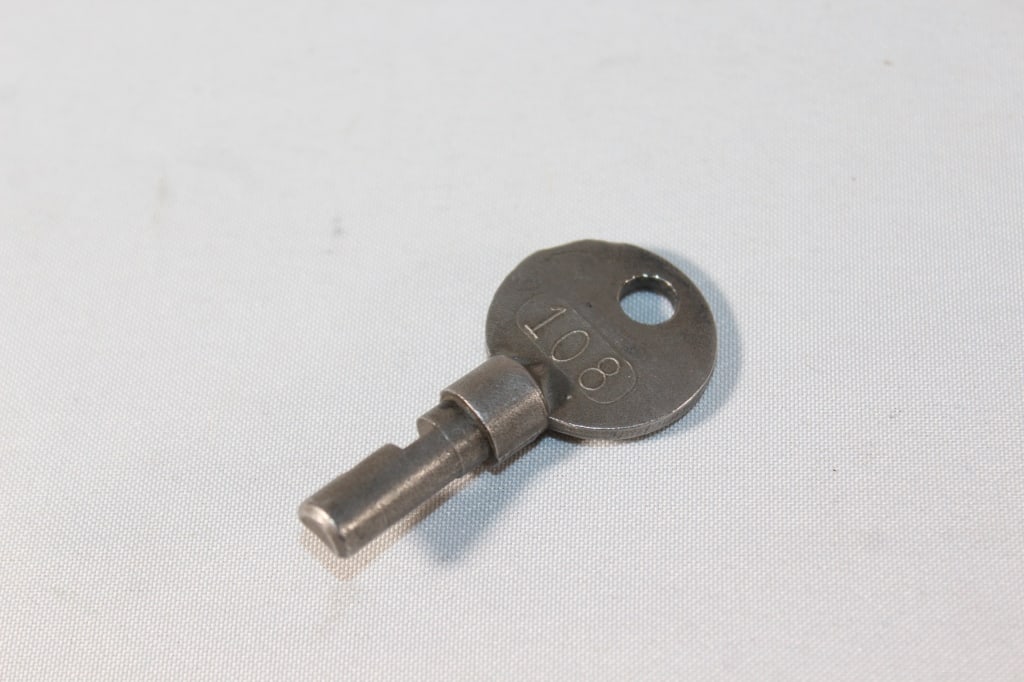Railroad Sargent & Greenlea Padlock Key (1 of 2)