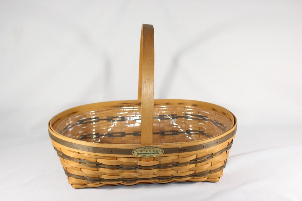 1998 Longaberger Hospitality Basket w/Liner Signed (1 of 6)