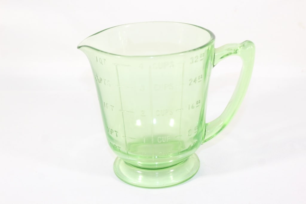 Vaseline 4 Cup Footed Measuring Cup (1 of 4)