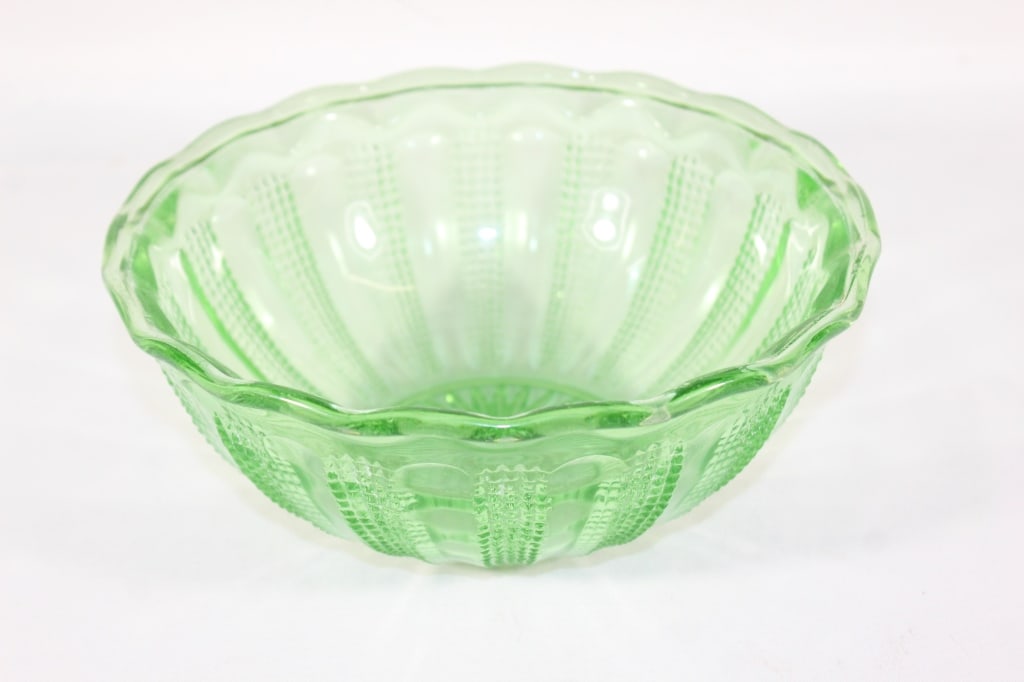 Anchor Hocking Vaseline Serving Bowl (1 of 6)