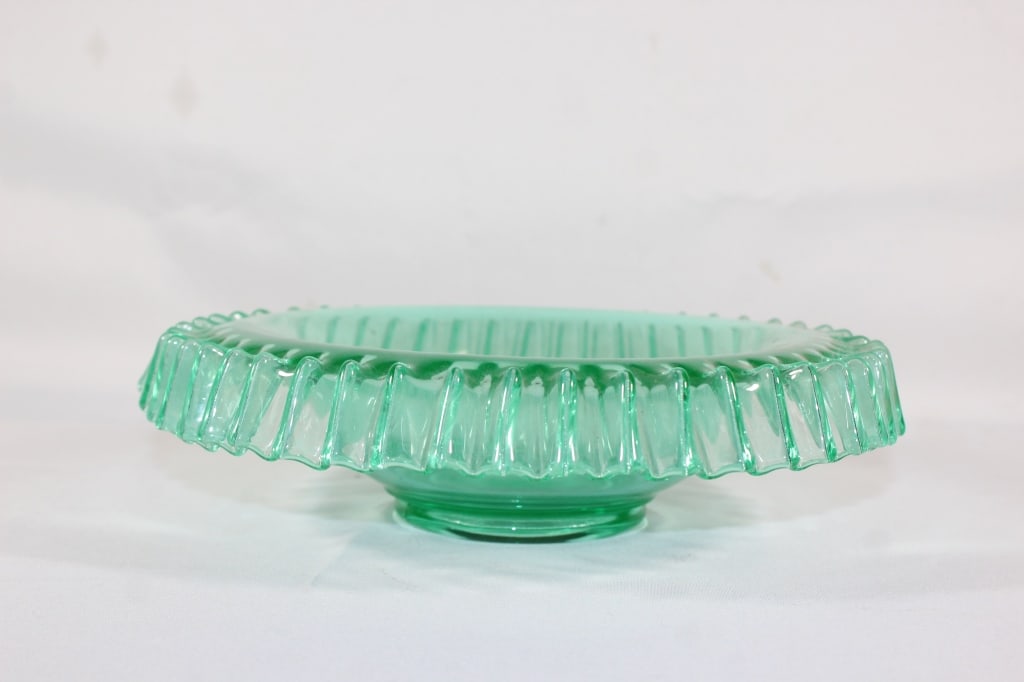 Vaseline Glass Large Ruffled Serving Bowl (1 of 4)