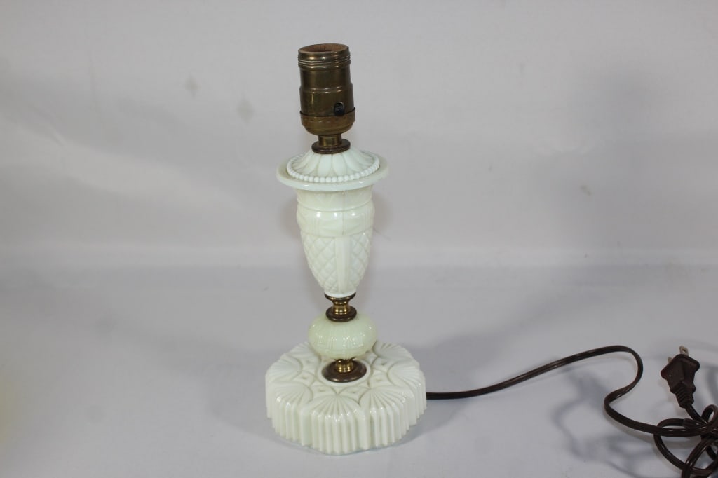 Art Deco Custard Glass Table Lamp (1 of 5)
