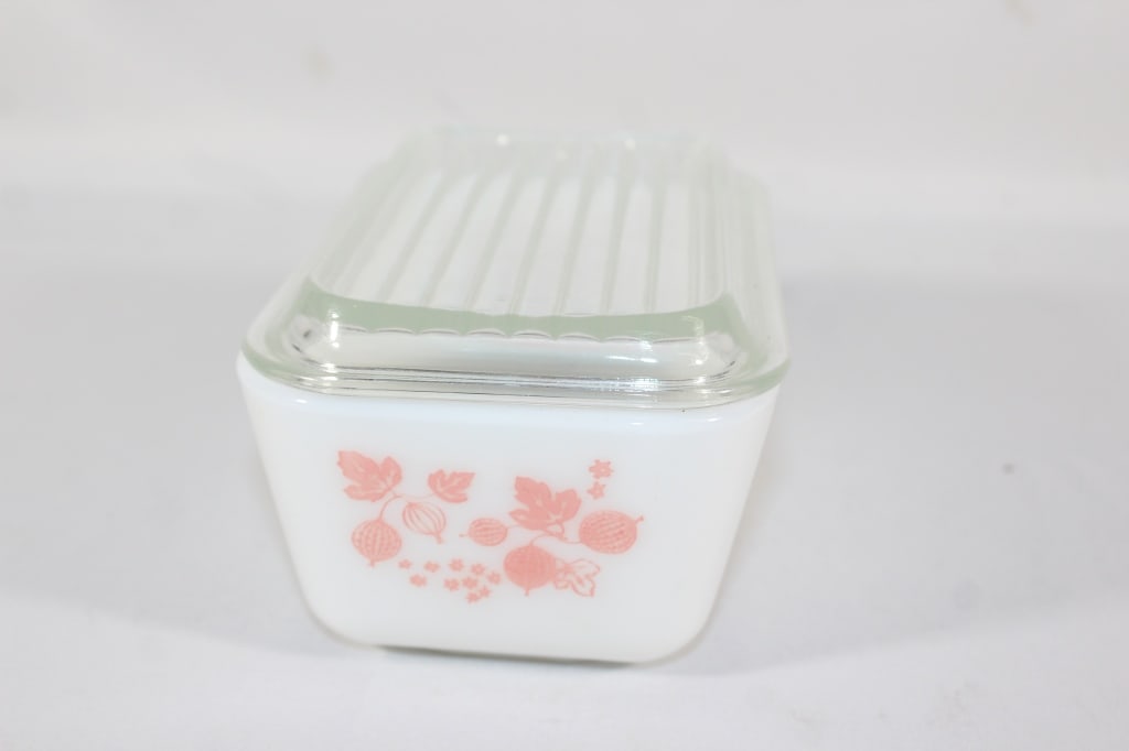 Pyrex Pink Gooseberry 502 Refrigerator Dish: Good overall as pictured_x0002_