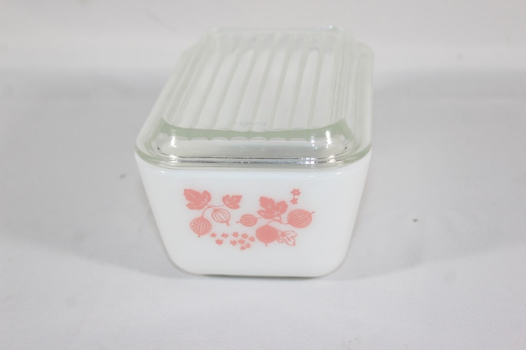 Pyrex Pink Gooseberry 502 Refrigerator Dish: Good overall as pictured