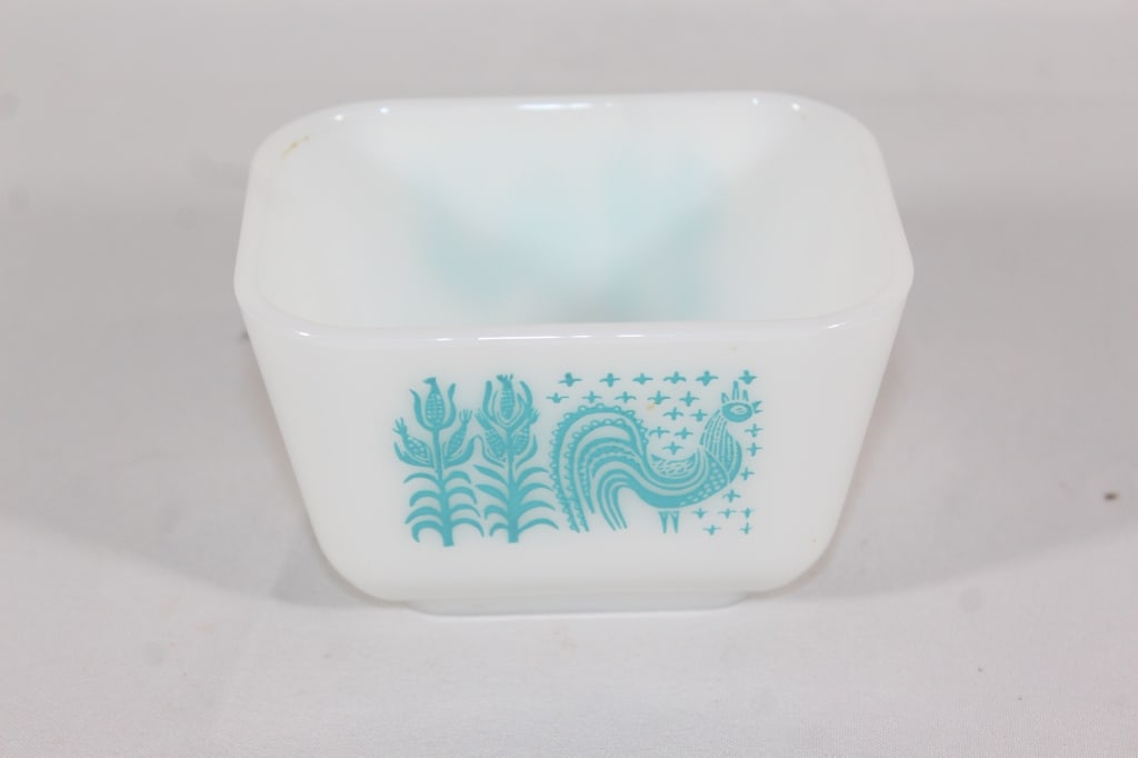 Pyrex Amish Butterprint 501 Refrigerator -no lid (1 of 2)