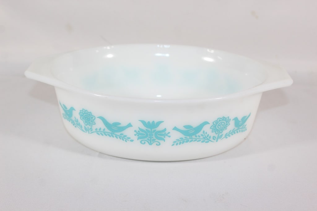 Pyrex Bluebird 043 1.5 Qt. Casserole Dish no lid (1 of 3)