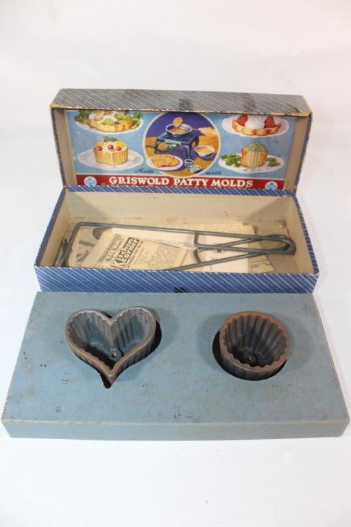 Griswold Patty Molds in Original Box (1 of 4)