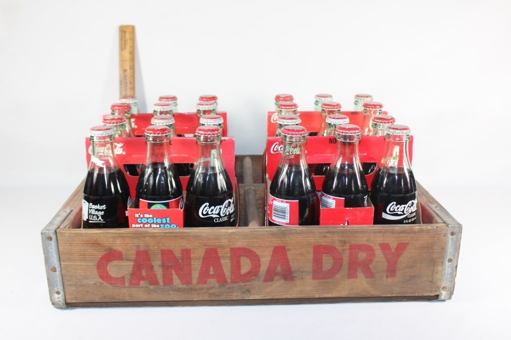 VTG Canada Dry crate with glass Coca Cola bottles (1 of 3)