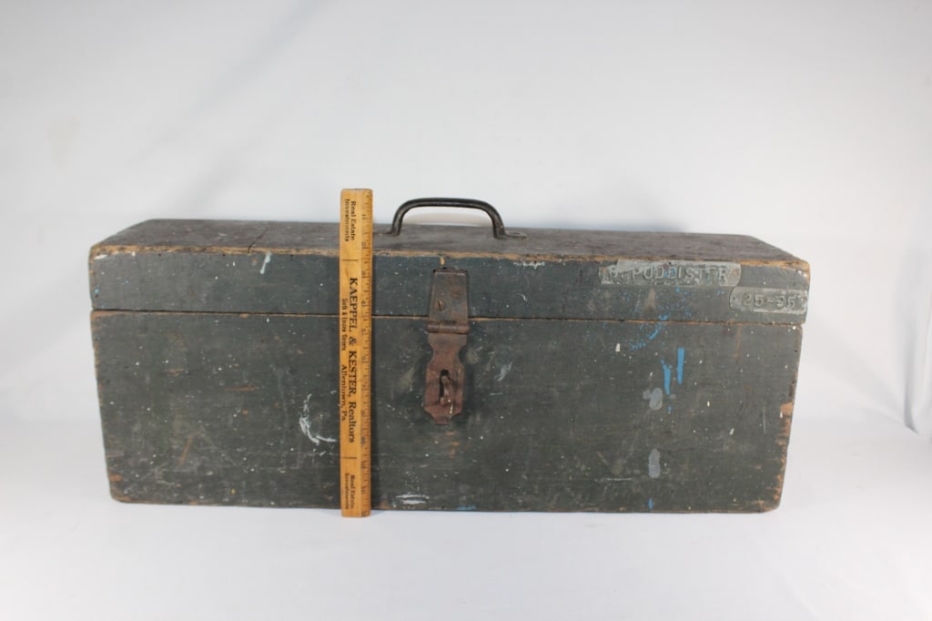 Vintage Wood Carpenters Tool Box (1 of 5)