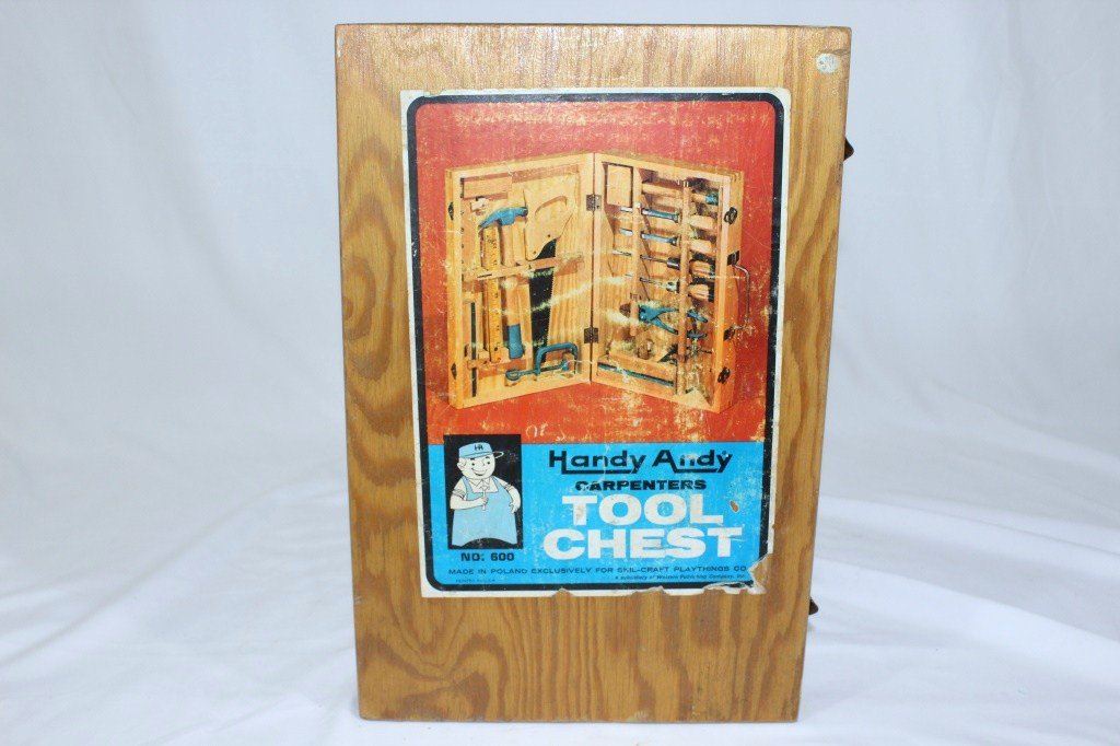 Handy Andy Carpenters Tool Chest: measures about 14 inches by 9 1/2 inches by 3 inches, missing some tools