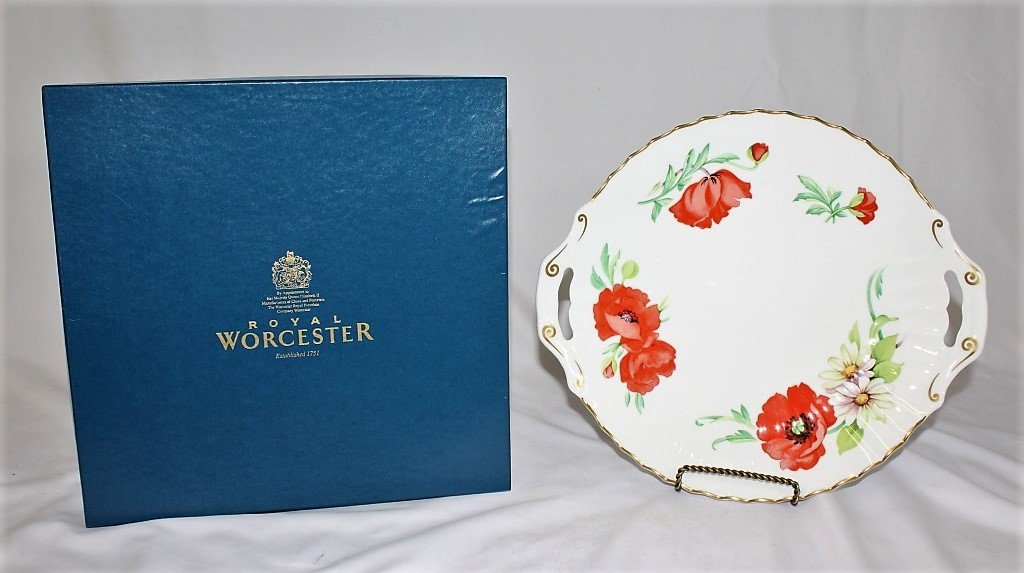Royal Worcester Poppy Plate with Box: come with the box