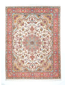 Tabriz Rug 5'1" x 6'11" (1.55 x 2.11 M)