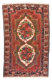 Antique Persian Bakhtiari Rug 5'5'' x 8'7'' (1.65 x 2.62 M)