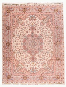 Extremely Fine Persian Tabriz Rug 9'8" x 13' (2.95 x 3.96 M)