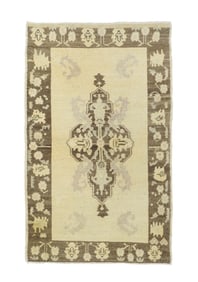 Vintage Turkish Rug 3' x 4'5" (0.91 x 1.35 M)