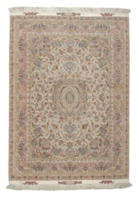 Extremely Fine Persian Tabriz Rug 4'11" x 7'1" (1.50 x 2.16 M)