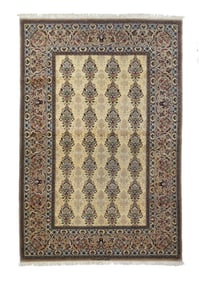 Extremely Antique Persian Isfahan Rug 5'1" x 7'6" (1.55 x 2.29 M)