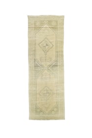 Turkish Rug 3'4" x 9"8" (1.02 x 2.95 M)