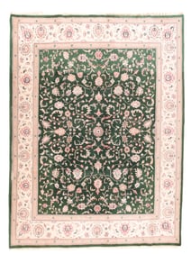 Indian Rug 8'1" x 10'3" (2.46 x 3.12 M)