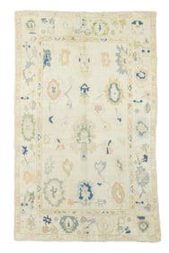 Fine Vintage Moroccan Rug 6'1" x 9'10" (1.85 x 3.00 M)