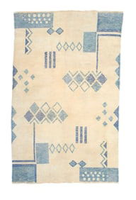 Fine Mid Century Scandinavian Rug 4' x 6'4" (1.22 x 1.93 M)