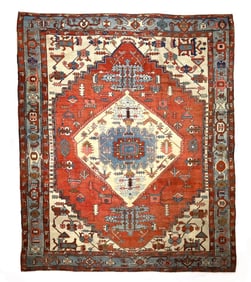 Antique Persian Serapi  Rug 9'7" x 11'6" (2.92 x 3.51 M)