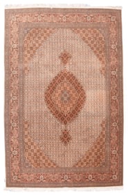 Fine Persian Tabriz Rug 6'6" x 10'3" ( 1.98 x 3.12 M)