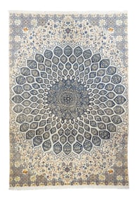 Fine Persian Isfahan Rug 7'4" x 11'4" ( 2.24 x 3.45 M)