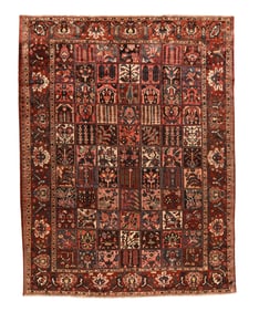 Vintage Persian Bakhtiari Rug 10'9" x 14' ( 3.28 x 4.27 M)