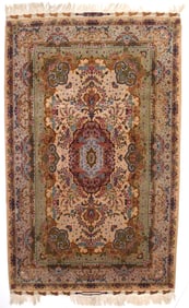 Extremely Fine Persian Tabriz Rug 6'5" x 10'7" ( 1.96 x 3.23 M)