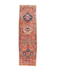 Heriz Rug 4' x 13'9" (1.22 _ 4.19 M)