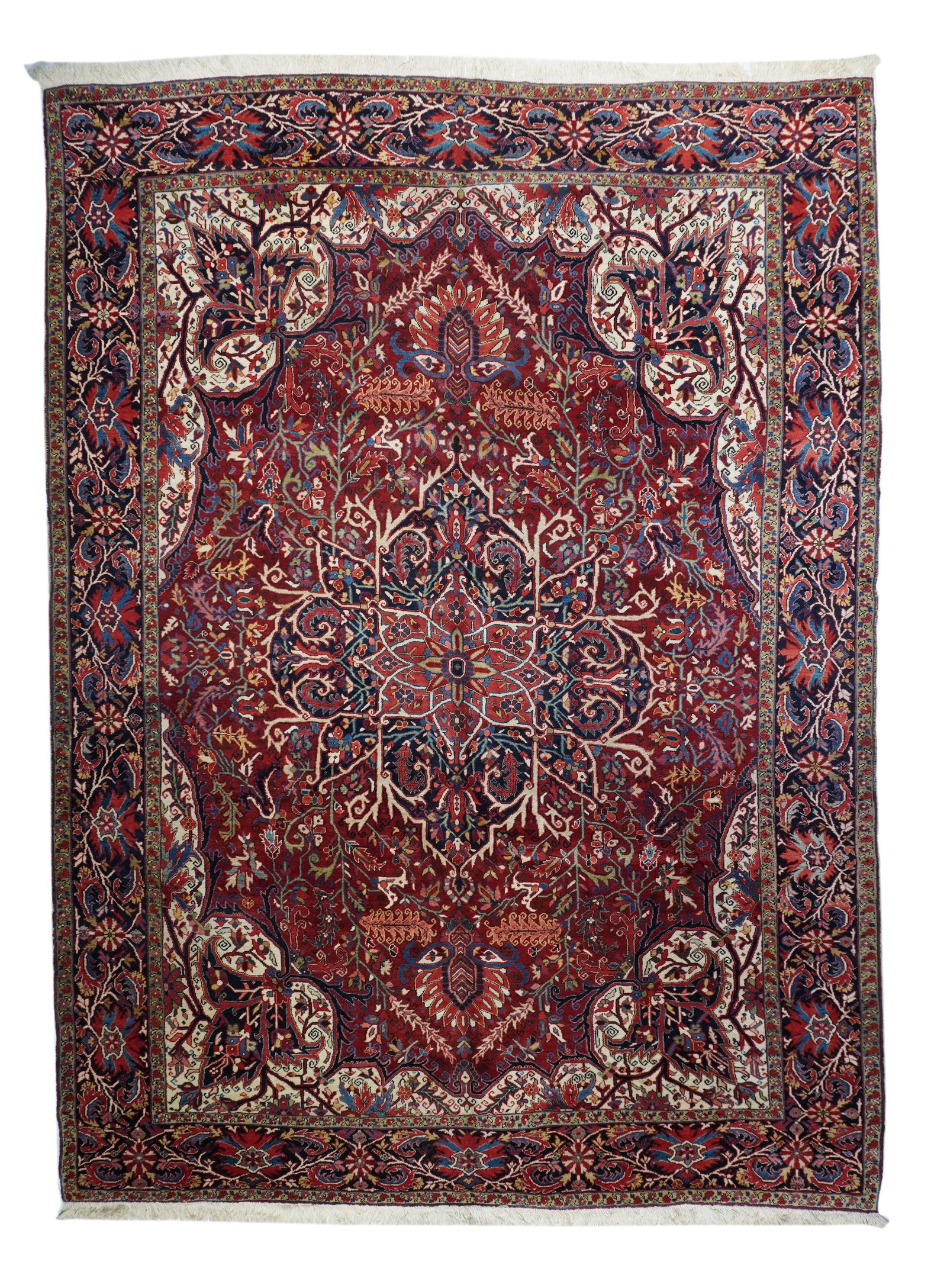 Heriz Rug 10'4" x 14 (3.15 x 4.27 M) (1 of 5)