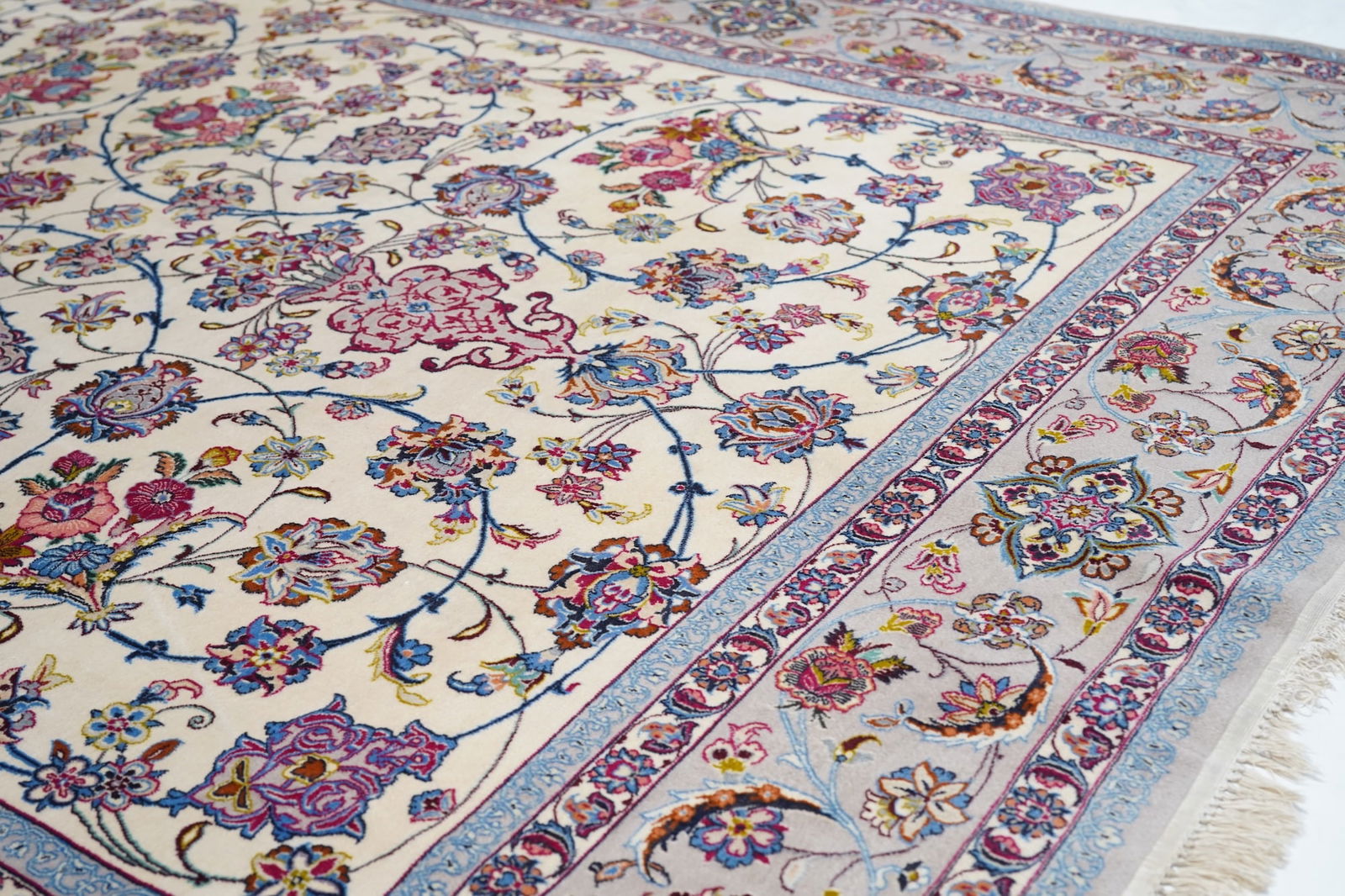 Isfahan Rug 7'0" x 10'0" (2.13 x 3.05 M) - 4