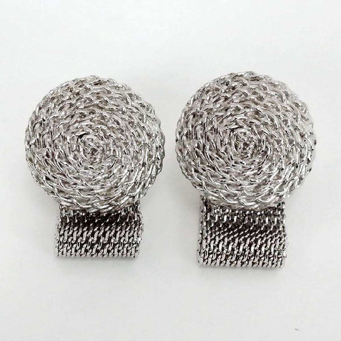 Silver tone round with flat mesh from side cufflinks (1 of 2)