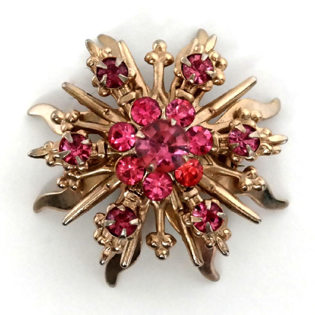 Silver tone prongs and glue set pink rhinestones round (1 of 3)