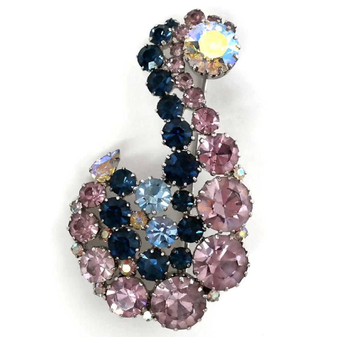 Silver tone free shape pin brooch with prongs set (1 of 2)