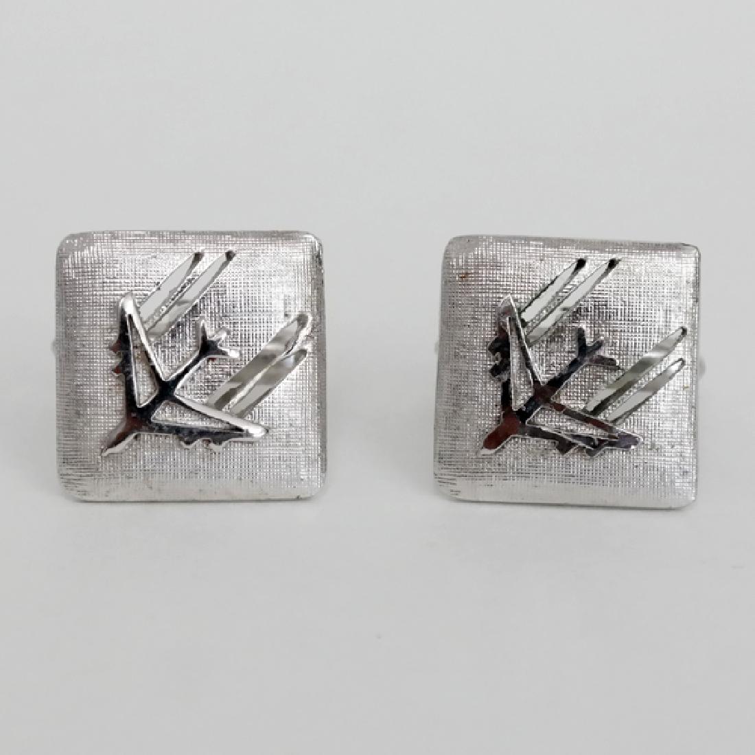 Vintage silver tone textured and shiny finish square (1 of 4)