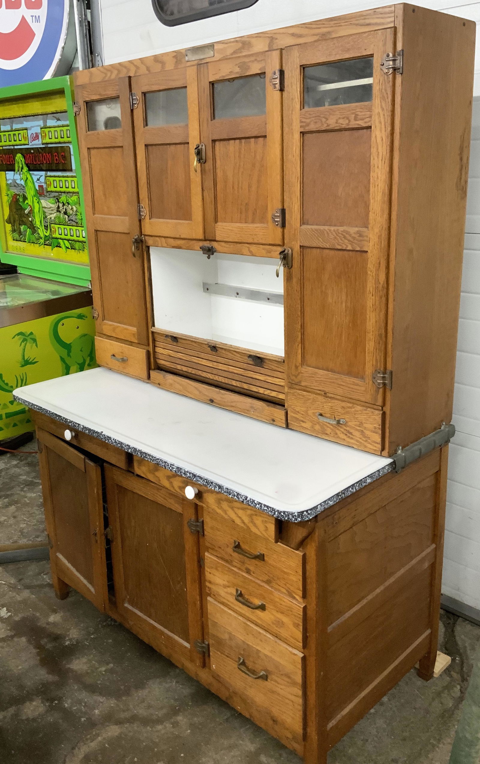 Mcdougall Vintage Hoosier Cabinet Oct 24 2020 Direct Auction Galleries In Il