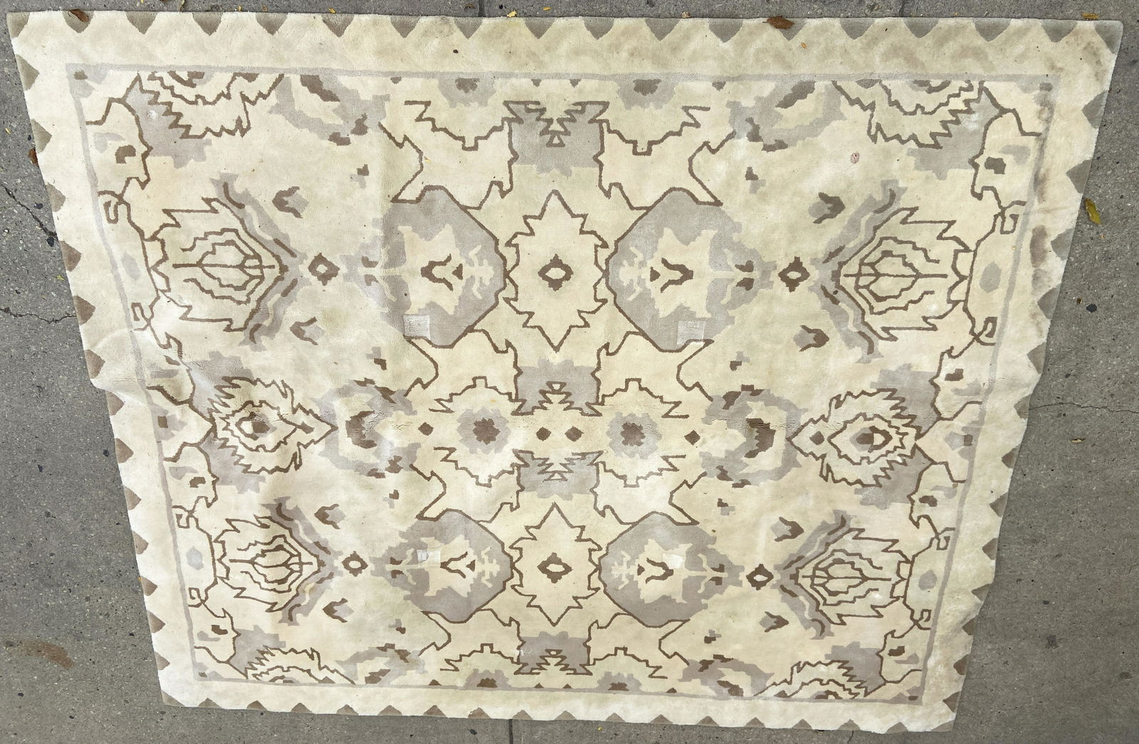 10' x 12' Light Beige Geometric Edward Fields Rug.: Third-Party Shipping Required.