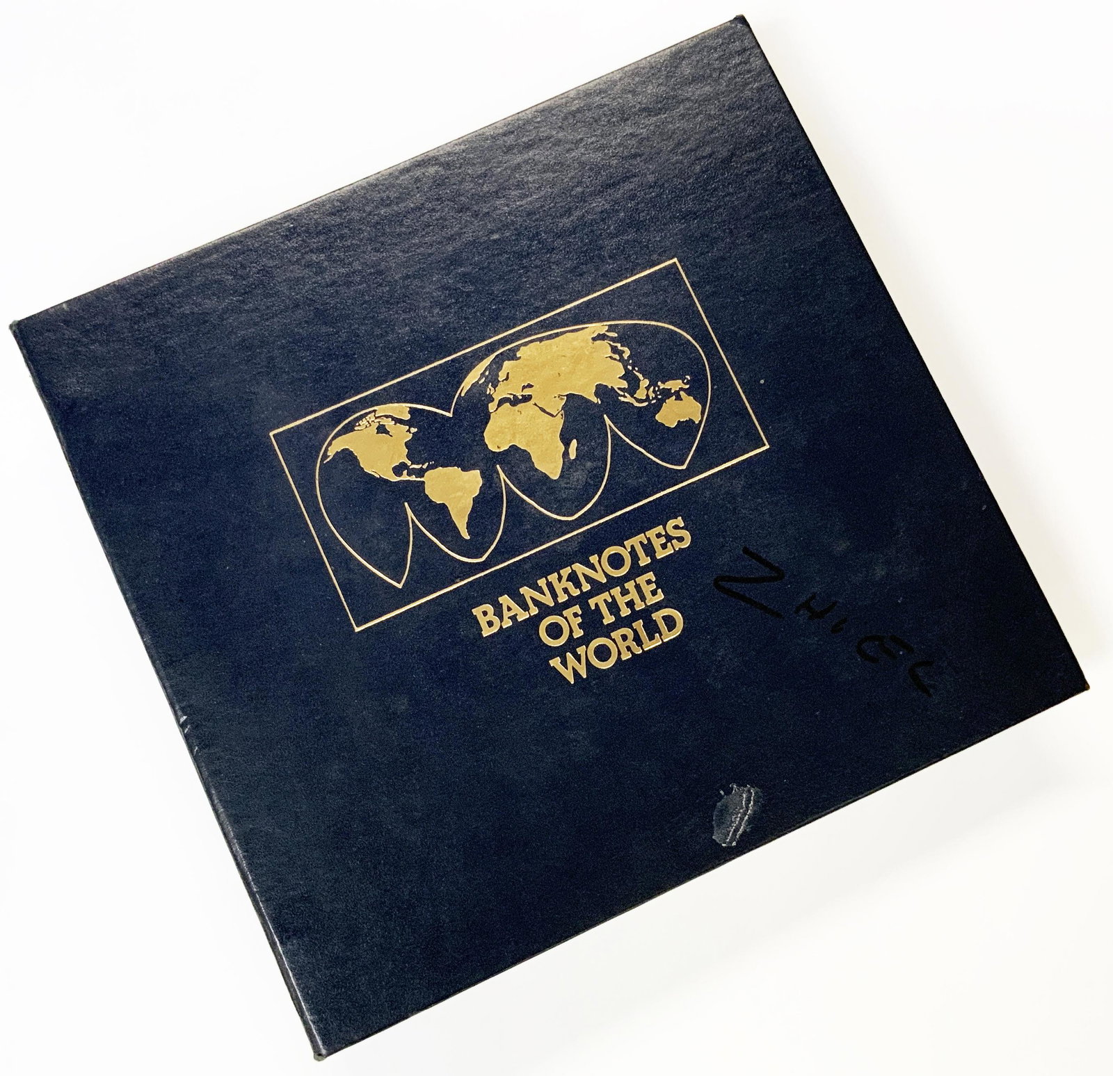 "Banknotes of the World" Collection.: Includes: Singapore, Iceland, The Netherlands, Paraguay, Jersey (Specimen), Tonga, Nicaragua, Fiji, Dominican Republic, Guatemala, Argentina, Australia, Ghana, Italy, Belgium, Lesotho, Malaysia, Urugu