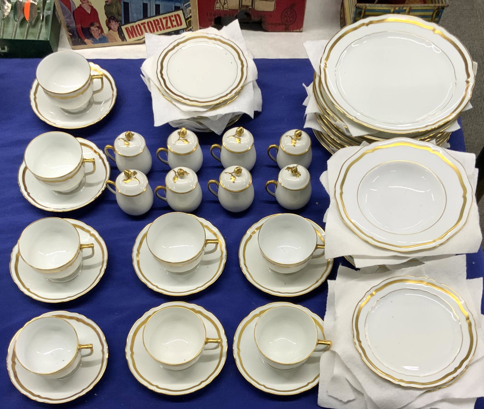 Set of Limoges Ceralene A. Raymond & Co. China.: "Marie Antoinette" Pattern. Also, 8 Limoges Covered Custard Cups (Different Pattern, Different Company). The Marie Antoinette Portion Includes: 8 Dinner Plates (10" Diameter), 8 Medium-Size Plates (7 