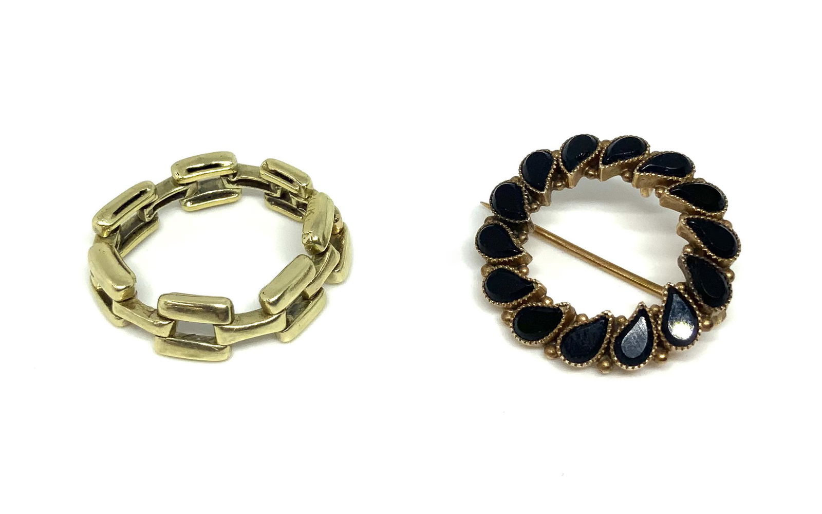 Lot: 14K Link Ring & 10K Onyx Antique Circle Pin.: The Link Ring is Size 6 3/4, and Weighs 3.2 Pennyweight. The Circle Pin is 10K, and Weighs 2.1 Pennyweight, inc. the Onyx Stones. It Measures 15/16" in Diameter.