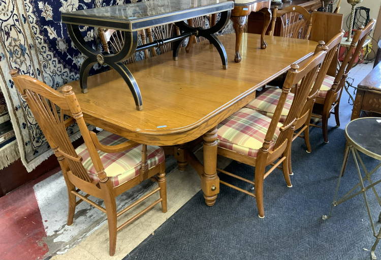 Richardson Brothers Oak Dining Table & 8 Chairs.