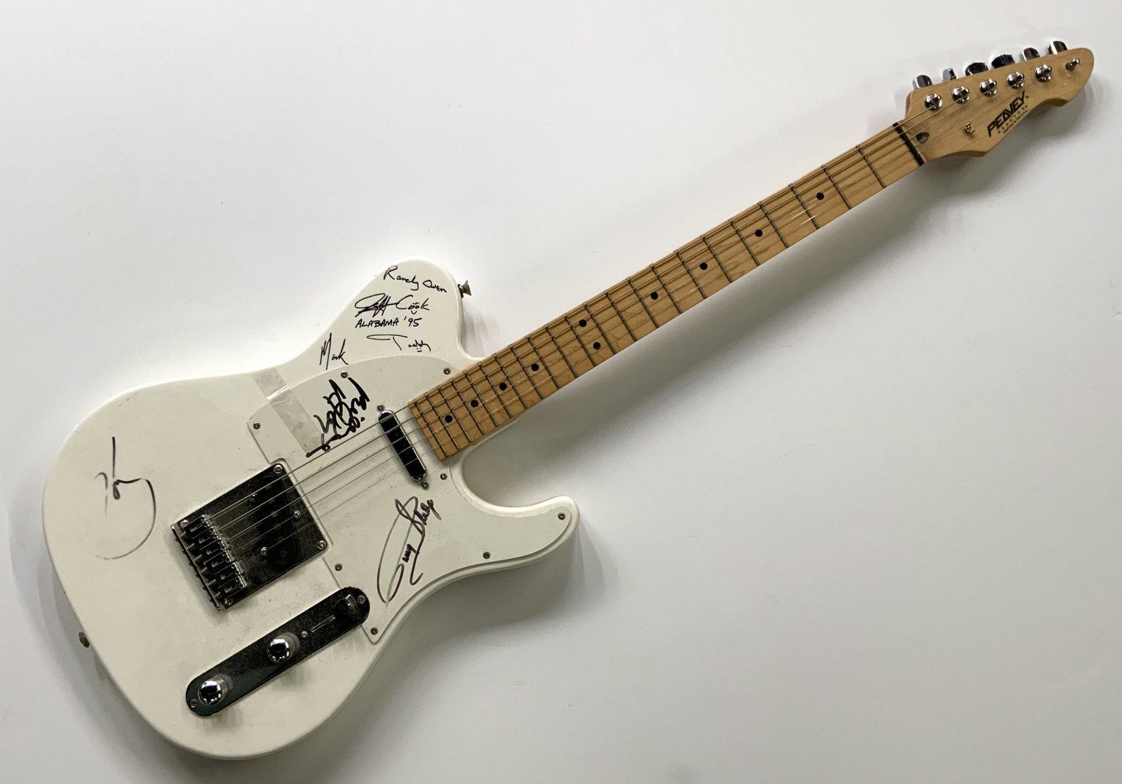 Peavey Electric Guitar, Signed By Alabama.: This is for the guitar only, with no accompanying stand. Guitar is missing a string, and is untested. The Guitar Does not Come with Authentication Papers. Third-Party Shipping or Personal Pickup Requi