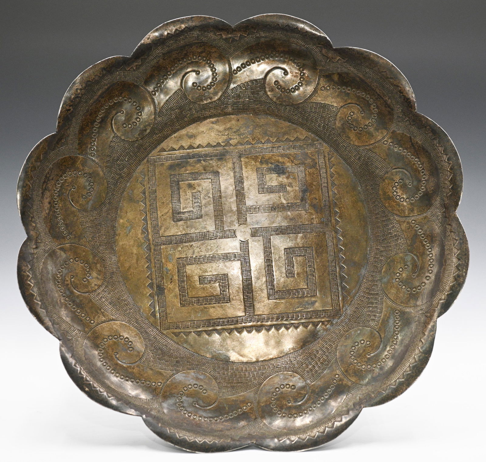 Outstanding 1948 Kenneth Begay Navajo Platter. (1 of 5)